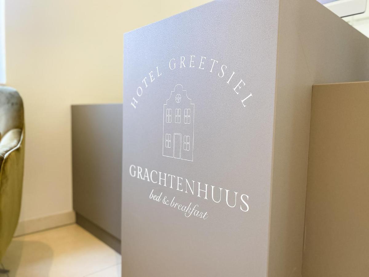 Hotel Grachtenhuus Greetsiel Exterior photo